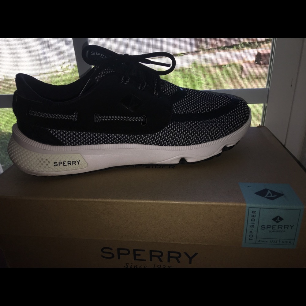 Brand new never worn sperrys sneakers!!!